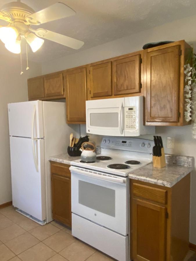 B1 Guest House Hope Mills Экстерьер фото