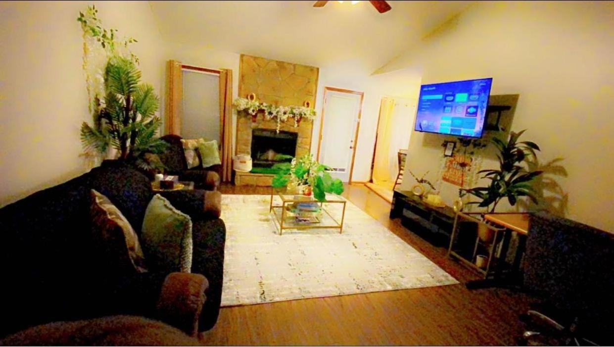 B1 Guest House Hope Mills Экстерьер фото